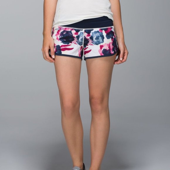 Rare! Lululemon Run Speed Shorts navy, cream, berry (Inky Floral Ghost Inkwell) - Picture 5 of 8